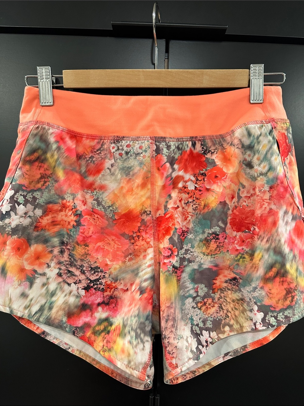 Athleta Girl Run The World 3" Shorts XL 14 Floral Athletic Running Shorts Orange